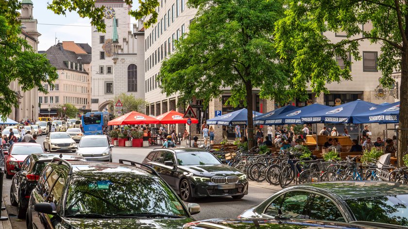 Jede Menge Autos in München