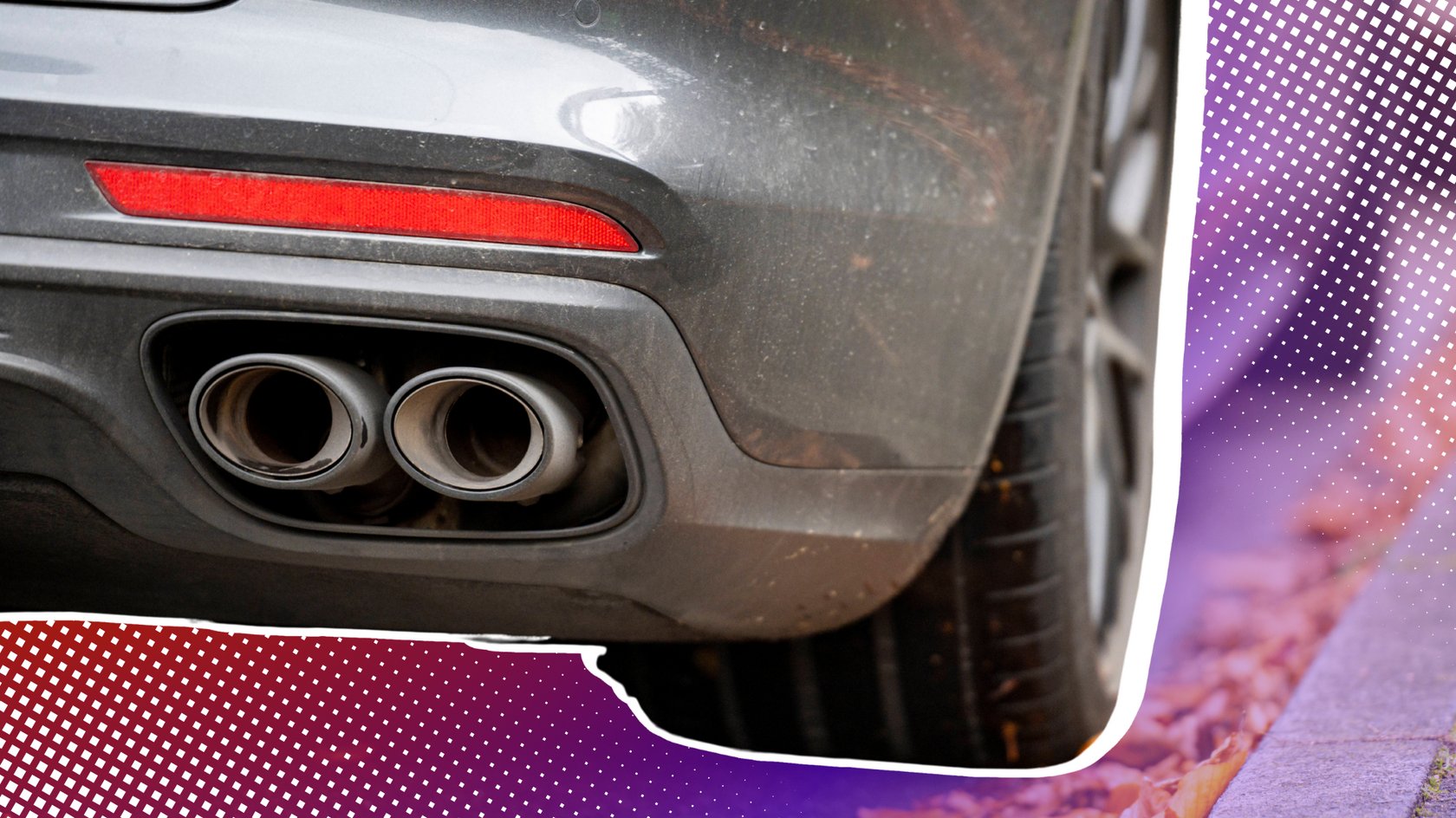 Auspuff an Verbrennerfahrzeug im Herbst