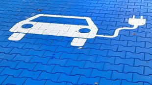 Durchbruch für E-Autos:  1.000 neue Ladepunkte sollen das Schnellladen an der Autobahn erleichtern