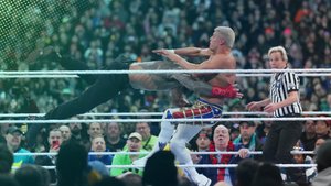 Bei jedem WWE-Event dabei: Wer ist der „Green Shirt Guy“?