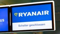 Ryanair schafft Papier-Bordkarten ab: Ab heute fliegt ihr nur noch mit Handy mit