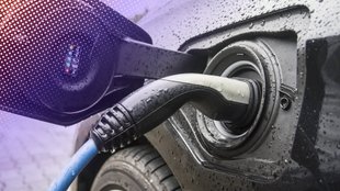 Laden trotz Blitzeinschlag? Der ADAC erklärt, ob euer E-Auto gefährdet ist