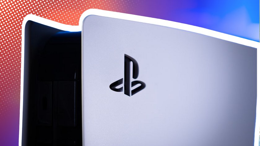 Oberer Teil der PlayStation-5-Konsole mit dem Logo im Fokus