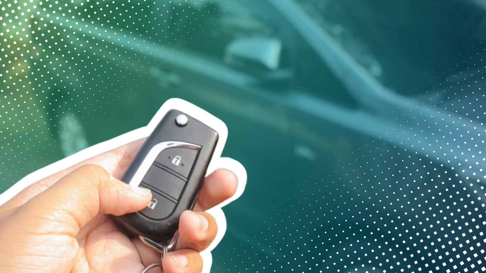 Hand mit Autoschlüssel, dunkles Auto im Hintergrund.
