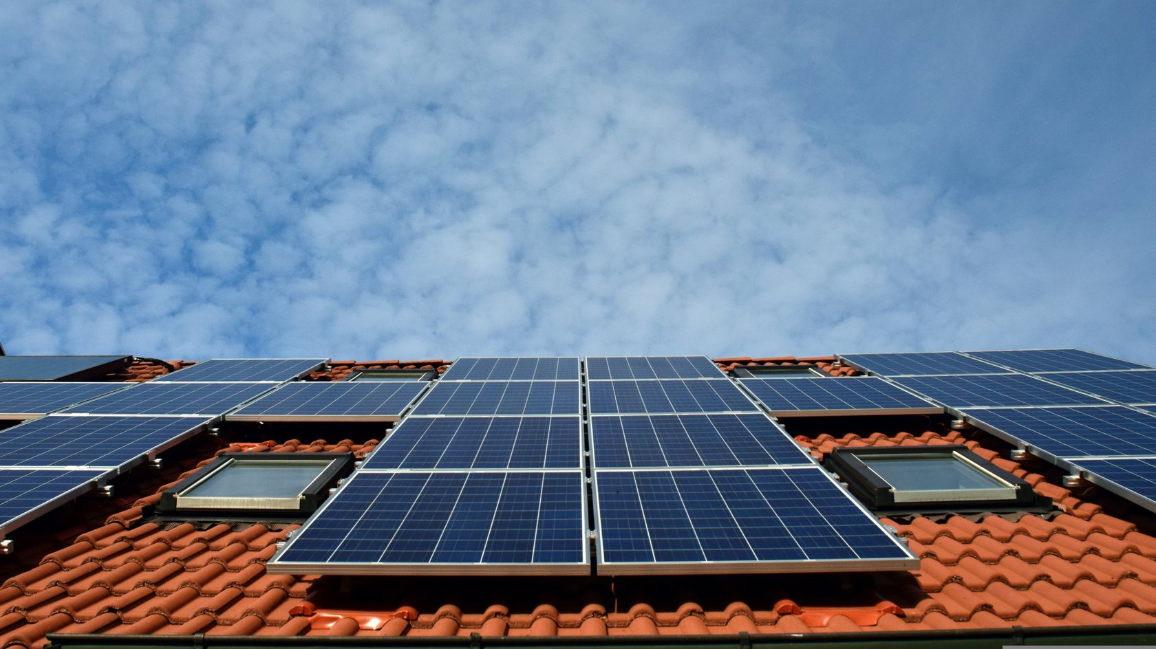 Mit einer PV-Anlage die eigenen Bedürfnisse stillen und den CO2-Fußabdruck senken.