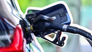E-Auto-Chef fordert Sprit-Schock – und der kommt schneller als gedacht