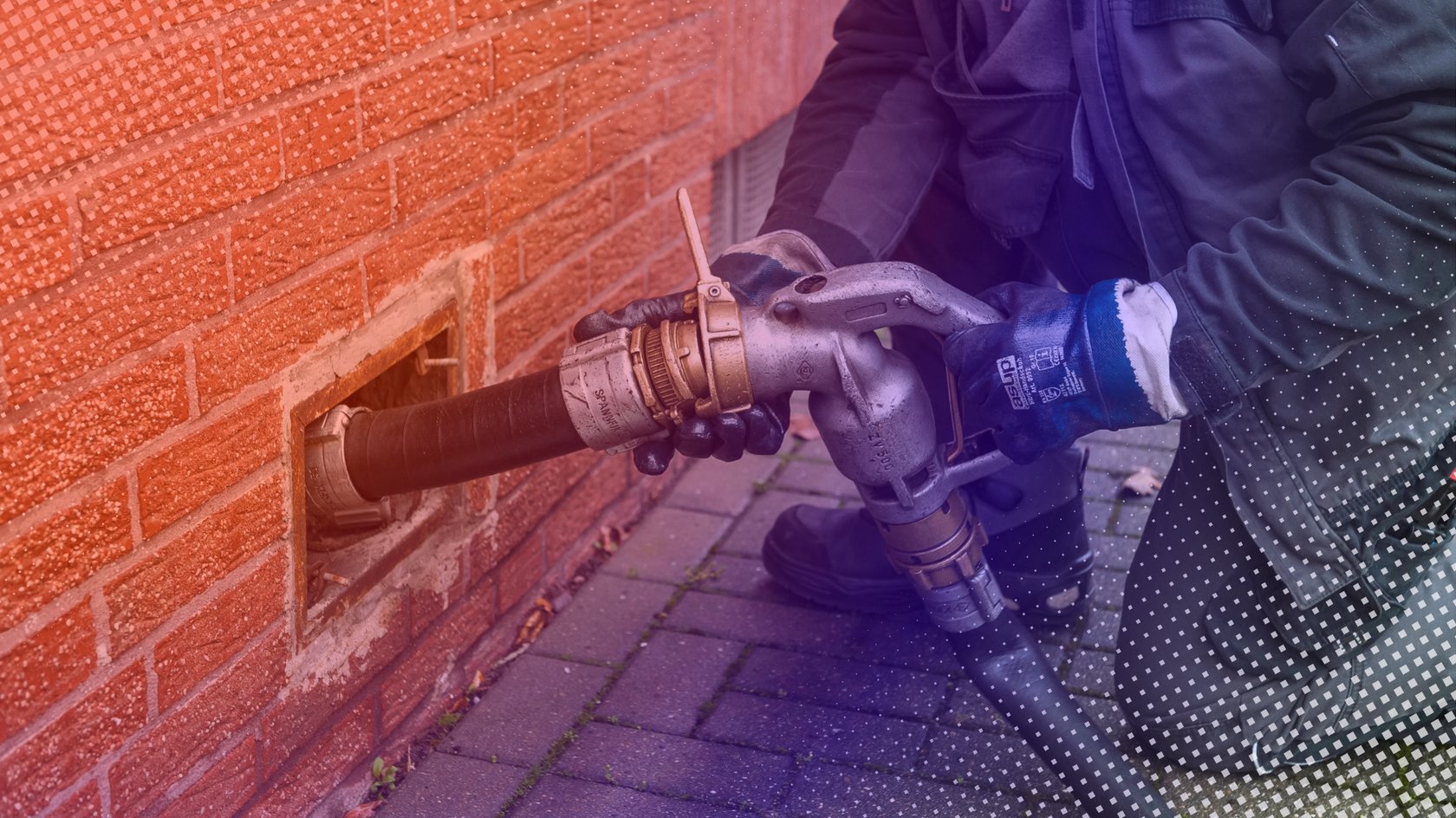 Befüllung eines Heizöltanks 20241202ad641 Heizöl tanken befüllen Betankung liefern Lieferung Ölheizung Tank, Befüllung, Transport, Brennstoff, Energiequelle, Versorgung, Verbrauch, Heizung, Ressourcen, Kosten, fossiler Brennstoff, Nachhaltigkeit, Lagerung, Klimaschutz, Emissionen, Hausheizung, Winter, Kälte, Energieeffizienz, Heizkosten, Energiekrise, Versorgungssicherheit, Umweltauflagen, Energiepolitik, Wärmeerzeugung, Heiztechnik, fossile Energie Energieversorgung Wadersloh Nordrhein-Westfalen NRW Deutschland Germany *** Filling a heating oil tank 20241202ad641 Filling a heating oil tank Filling, filling, transport, fuel, energy source, supply, consumption, heating, resources, costs, fossil fuel, sustainability, storage, clim Copyright:  Achim Duwentäster
