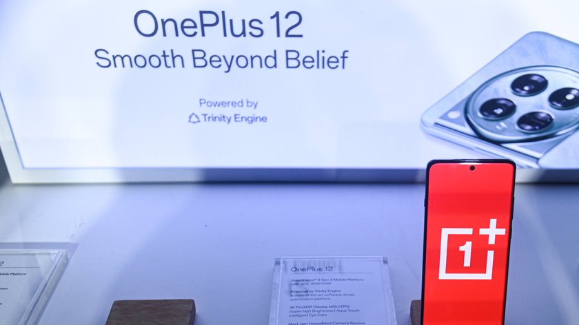 Das OnePlus 12 beim Launch in Indien.