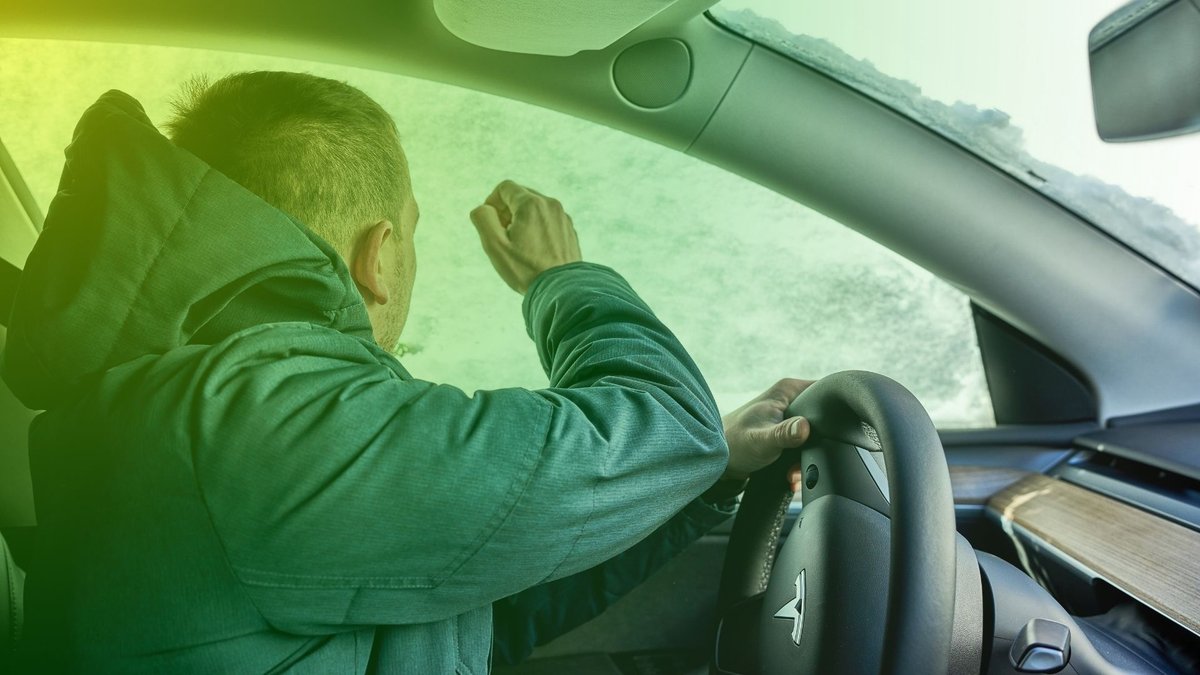 Feuchtigkeit im Auto: Nützliche Hausmittel und richtig heizen