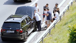 Euer Auto riecht nach verbranntem Gummi – was kann das sein?