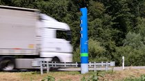 Blaue Säule am Straßenrand: Achtung, Blitzer? Deshalb müsst ihr euch keine Sorgen machen