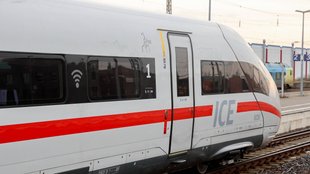 Platz reservieren bei der Deutschen Bahn? Mit etwas Geduld spart ihr Geld