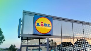 Lidl verkauft aktuell eines der besten Balkonkraftwerke mit Zusatzfunktion zum Schnäppchenpreis
