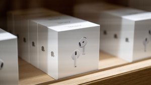 Preisverfall bei den neuen AirPods 4: Apples Kopfhörer jetzt mit Rabatt