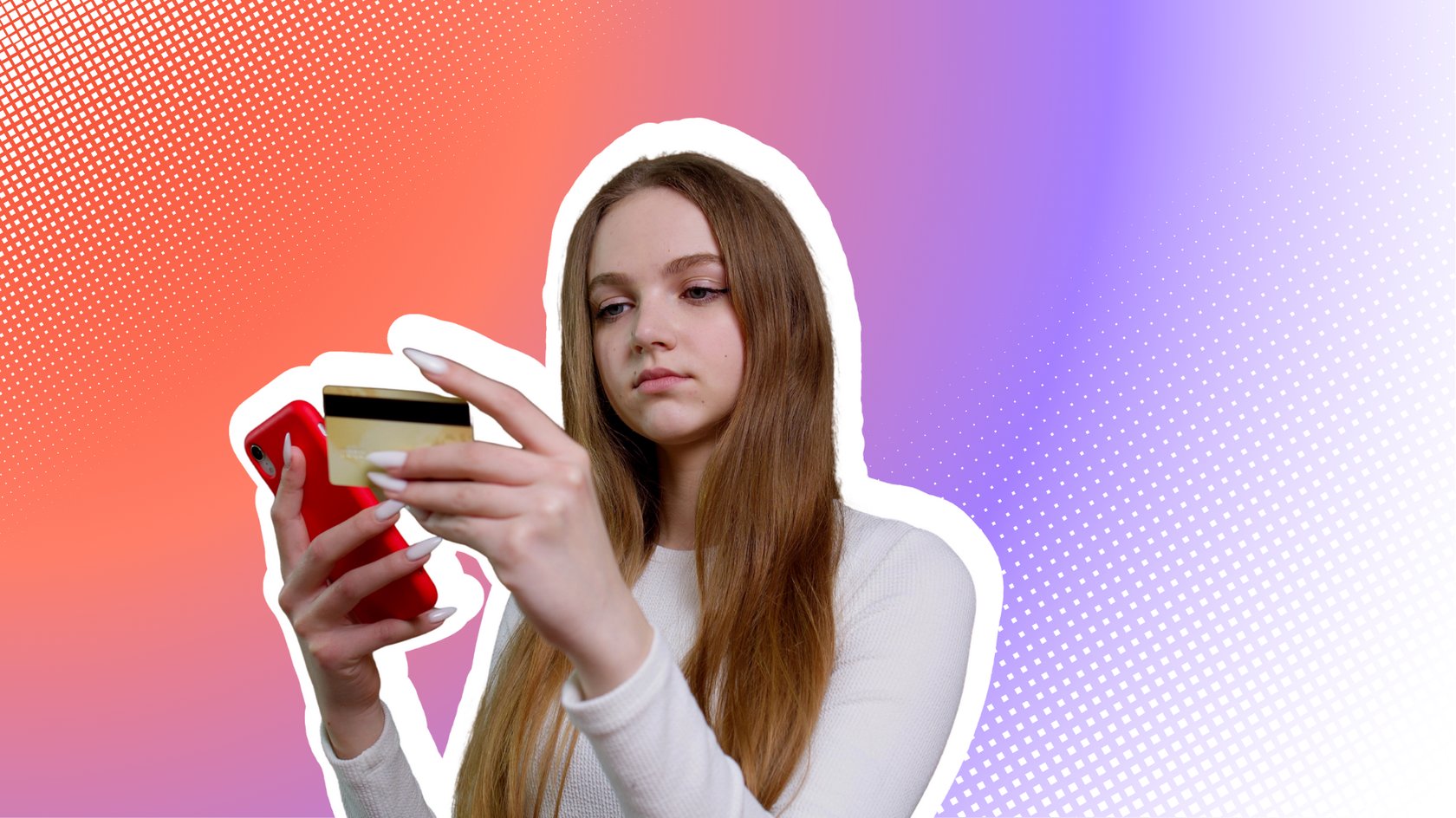 Junge Frau mit langen Haaren und weißem Oberteil hält ein rotes Smartphone und eine goldene Kreditkarte in den Händen.