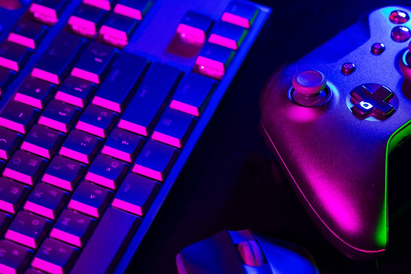 Tastatur, PC-Maus und Controller