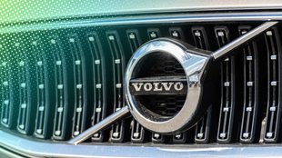 Logo mit Kreis und Pfeil: Das ist die Bedeutung des Volvo-Zeichens