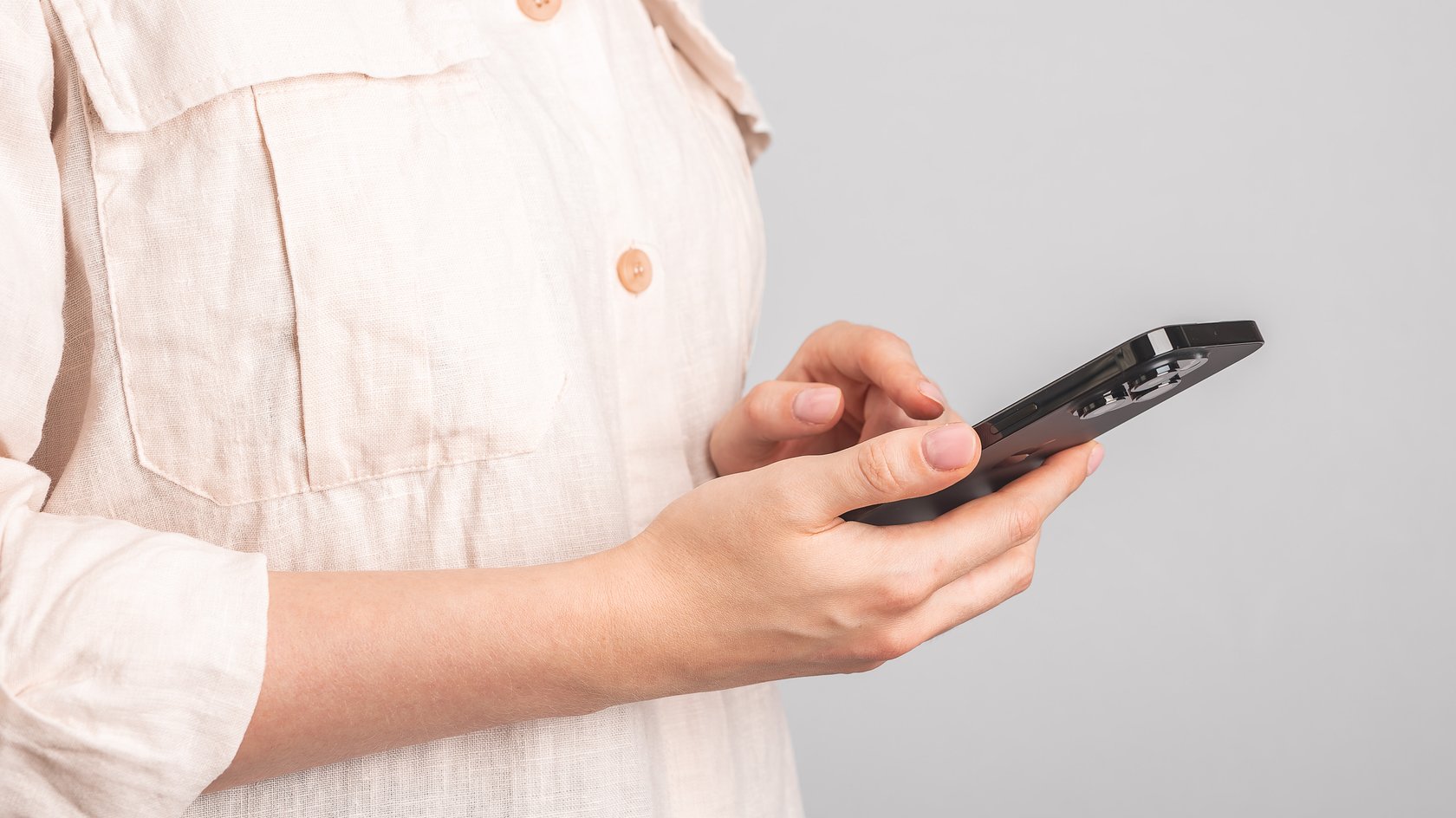 Was passiert mit den Fingern, wenn man zu lang am Smartphone ist?