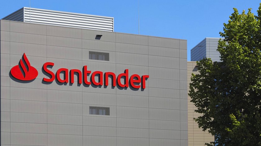 Der Login ins Online-Banking der Santander Bank geht mit dem Handy oder am PC.