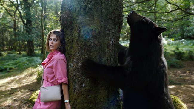 Keri Russell in Cocaine Bear.