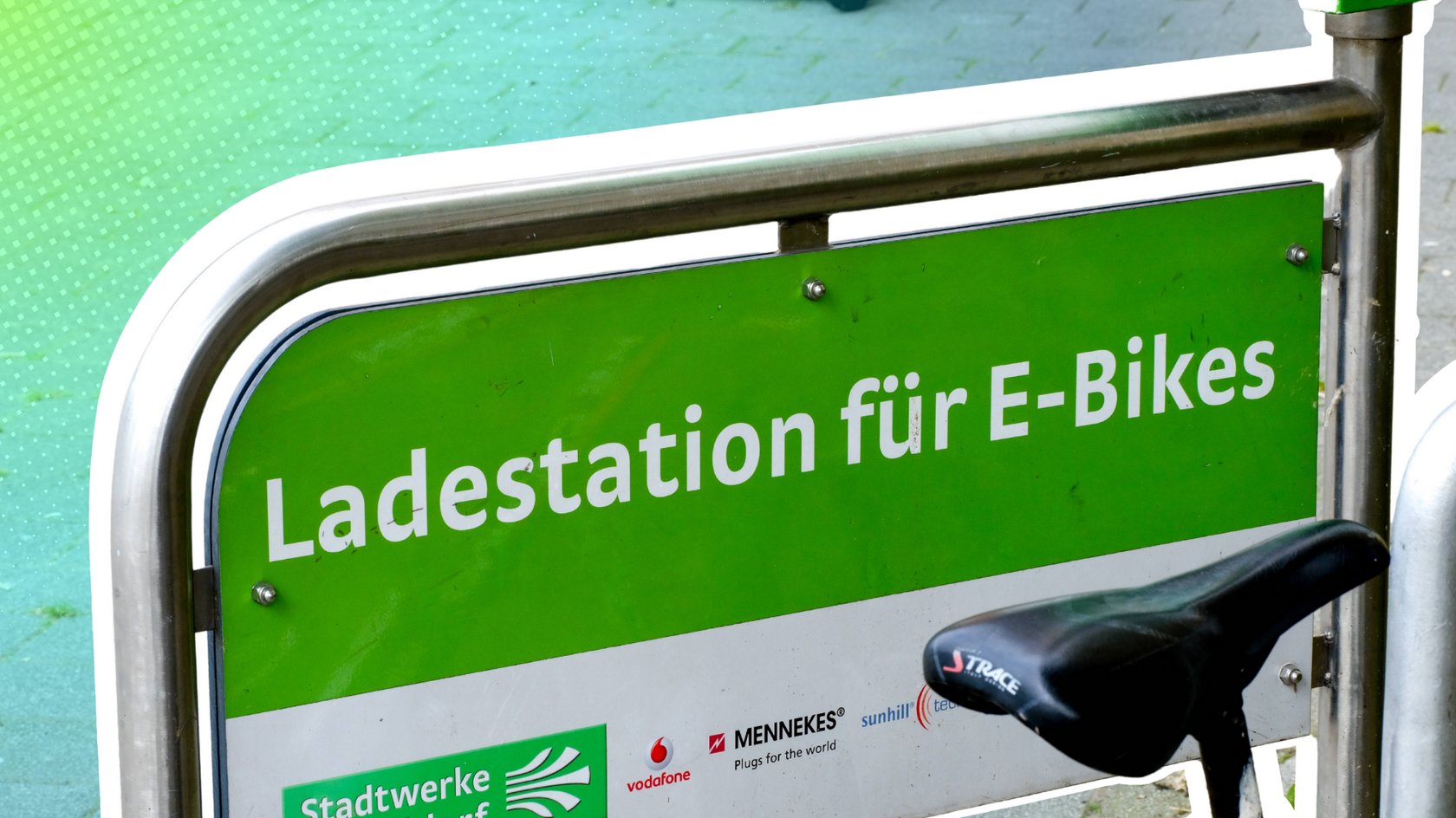 Wenn der Akkustand sinkt, solltet ihr wissen, wie ihr schnell eine Ladestation findet.