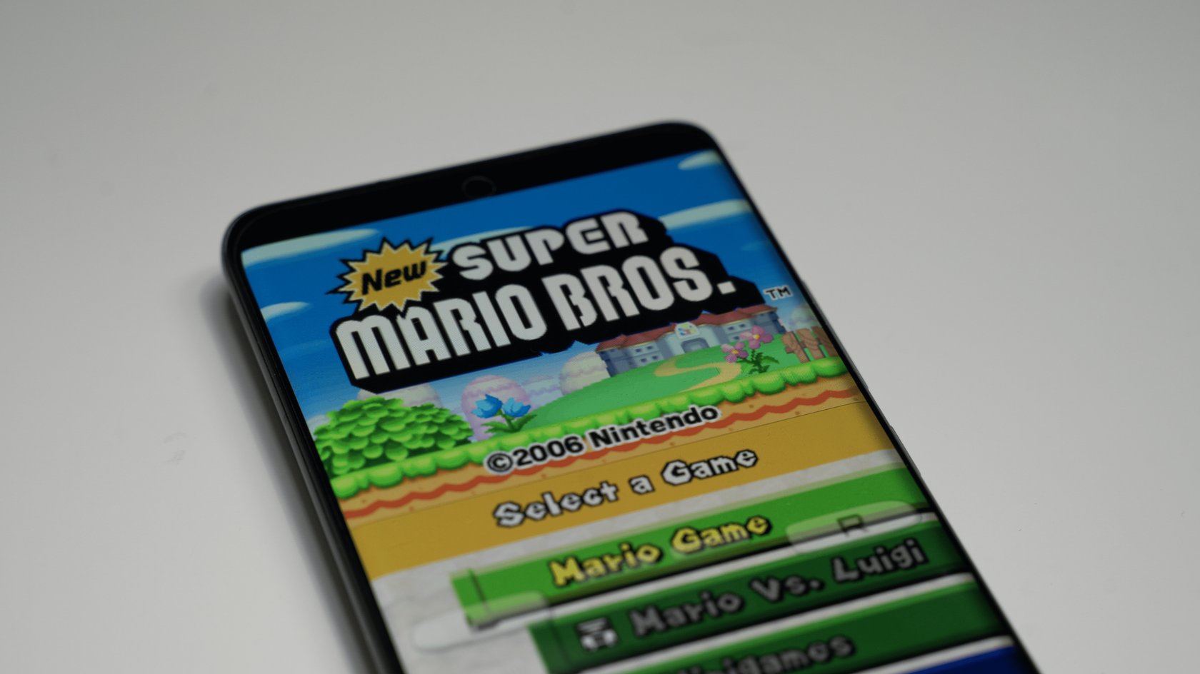 Mit dem Emulator DraStic von Exophase kann man Nintendo-Spiele auf dem Handy zocken.