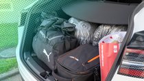 Mehr Stauraum als gedacht: Habt ihr dieses Schubfach im Auto?