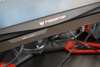 Acer Predator Z271UV (Z1): Gewohnt markig präsentiert dich der Z1 als typisches Produkt der Predator-Serie