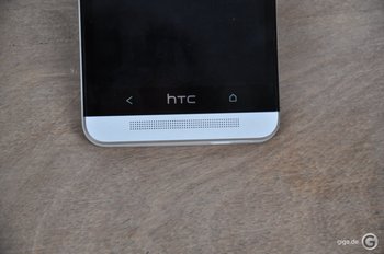 HTC One Spaltmaße - Das Kunststoff steht minimal ab