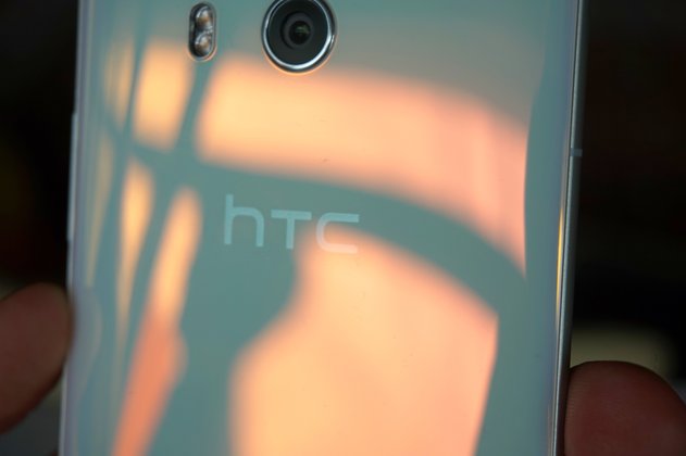 HTC U11: Changierende Farben, je nach Lichteinfall