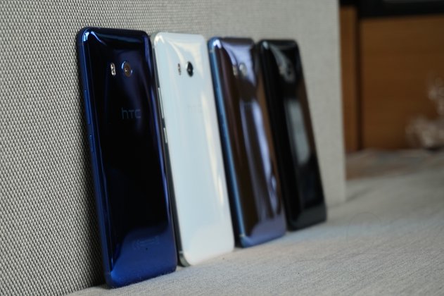 HTC U11: Farbvarianten, seitlich, stehend