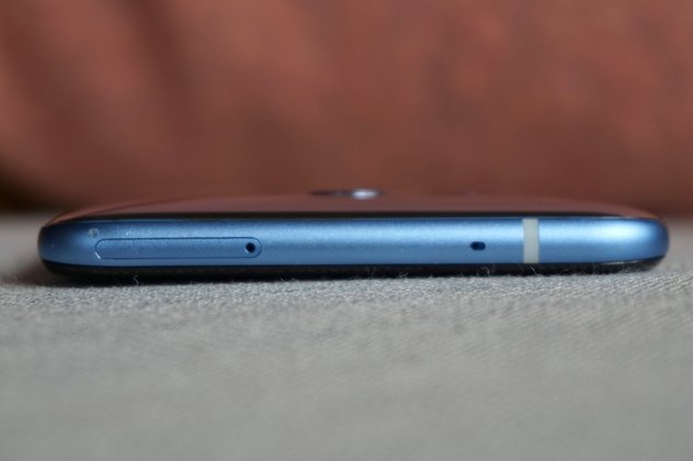 HTC U11: Oberseite und SIM-Slot