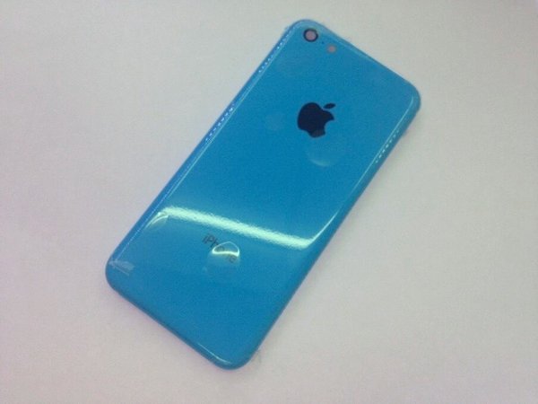 Angebliches Gehäusebauteil des iPhone Lite in Blau