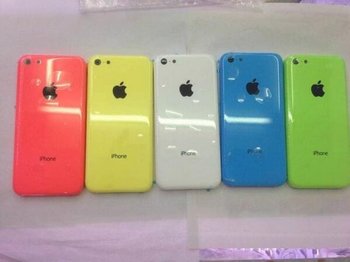 Angebliche Gehäusebauteile des iPhone Lite