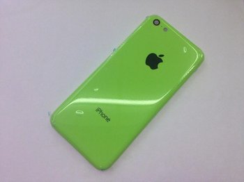 Angebliches Gehäusebauteil des iPhone Lite in Grün