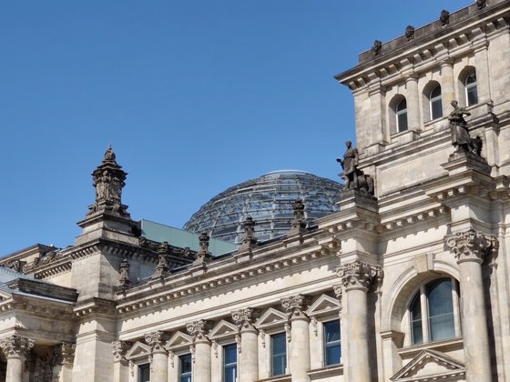 Der deutsche Bundestag, aufgenommen mit der Zoomlinse.