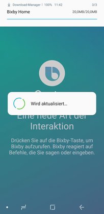 Und dann gibts gleich nach dem versehentlichen Druck auf die Bixby-Taste auch noch ein Update für Bixby. Im Hintergrund ein Hinweis auf die Bixby-Sprachsuche, die man übrigens immer noch nicht auf Deutsch nutzen kann. Würde man auch nicht denken, wenn man das liest.