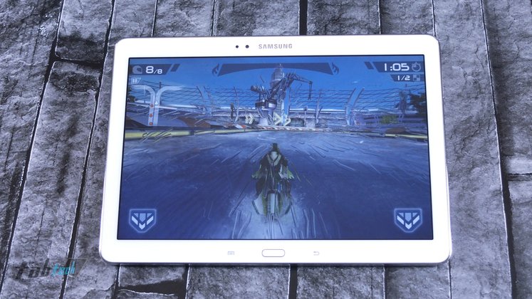 Samsung-Galaxy-Tab-2014-Gaming1