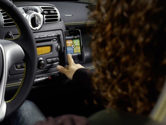 Mercedes Benz entwickelt iPhone App für den Smart