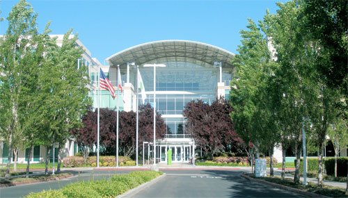 Demonstration auf Apple Campus – Leiharbeiter fordern bessere Bedingungen