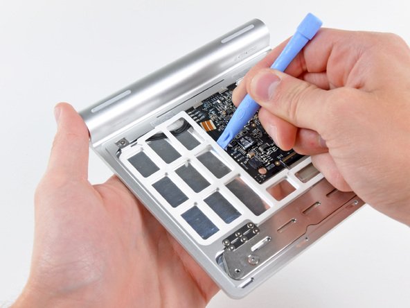 iFixit: Magic Trackpad hüllenlos
