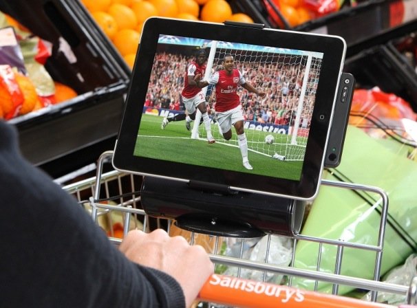 iPad im Supermarkt: Erste Einkaufswagen mit Docks