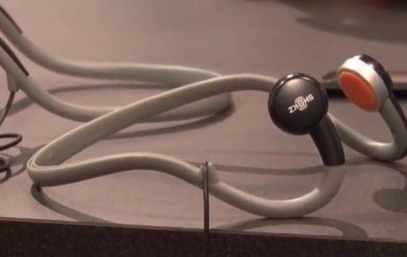 CES Video: AfterShokz Headset lässt Ende der Ohrstöpsel erahnen