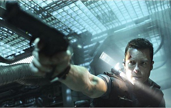 Lockout - Guy Pearce ist Snake Plissken 2.0…im Weltall