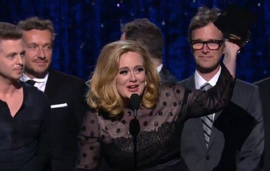 Adele gewinnt sechs Grammys 2012, singt "Rolling in the Deep" - die Gewinner im Überblick (Video)
