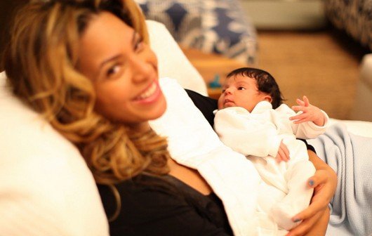 Beyoncé und Jay-Z zeigen die Baby-Fotos von Blue Ivy Carter - einfach so im Netz