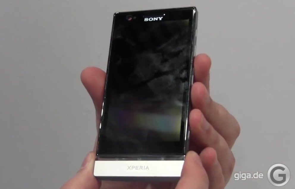MWC 2012: Sony Xperia P Hands-On