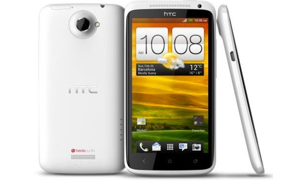 HTC One X: WLAN-Antene wird für besseren Empfang umgebaut