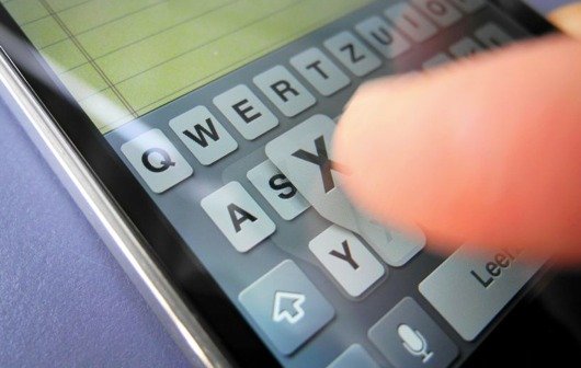 iPhone-Tipp: Großbuchstabe und Zahl mit einem Wisch schreiben