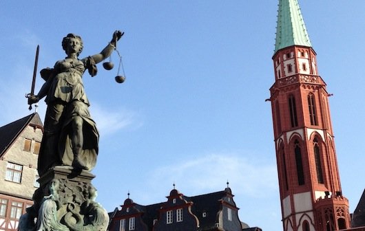 Oberlandesgericht entscheidet: Benutzung von Blitzer-Apps ist verboten